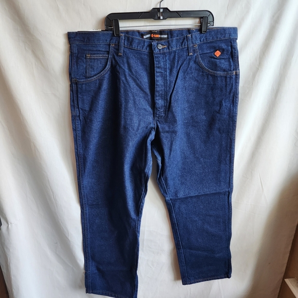 2 Pair Wrangler Men's FR Blue Jeans Size 42x30 One New With Tags/ 1 New Tags Off - Picture 5 of 7